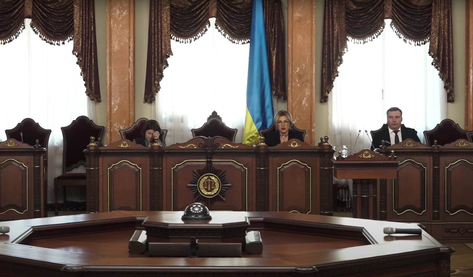 Оголошення про закупівлю не містить інформації про мову, якою мають готуватися тендерні пропозиції