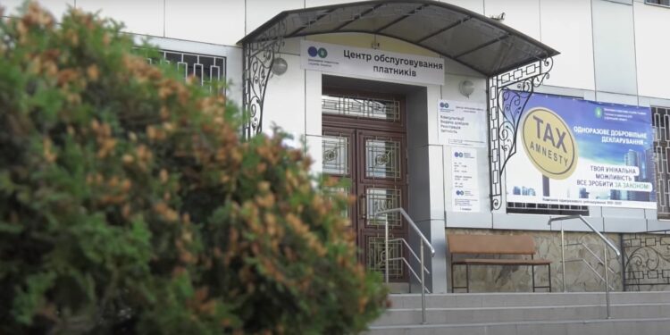 Захищено: Встановлюємо кваліфікаційний критерій фінансової спроможності з урахуванням річного розміру виручки